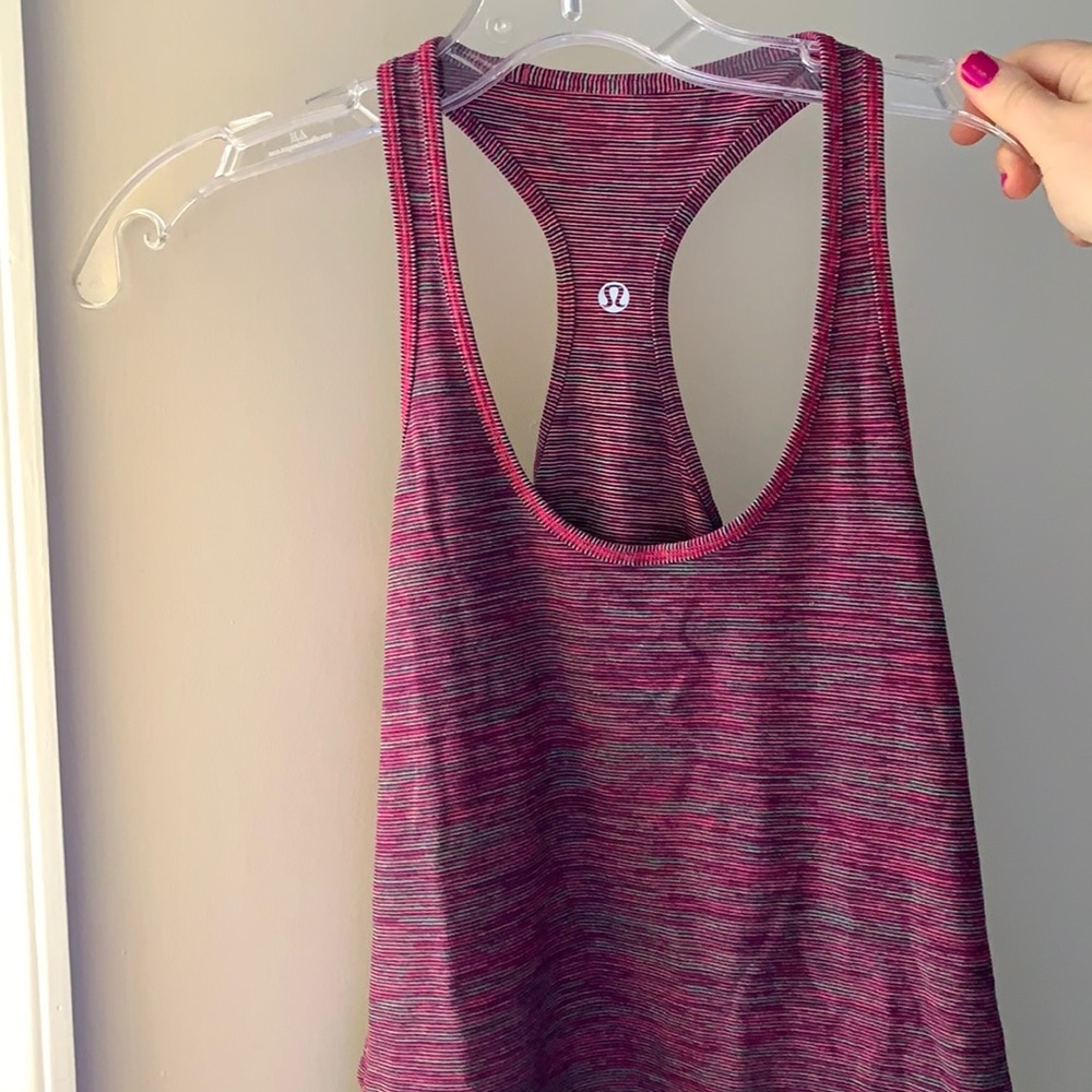 Lululemon exercise tank